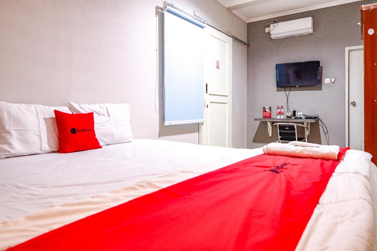 Reddoorz @ Citraland Surabaya Hotel Екстериор снимка