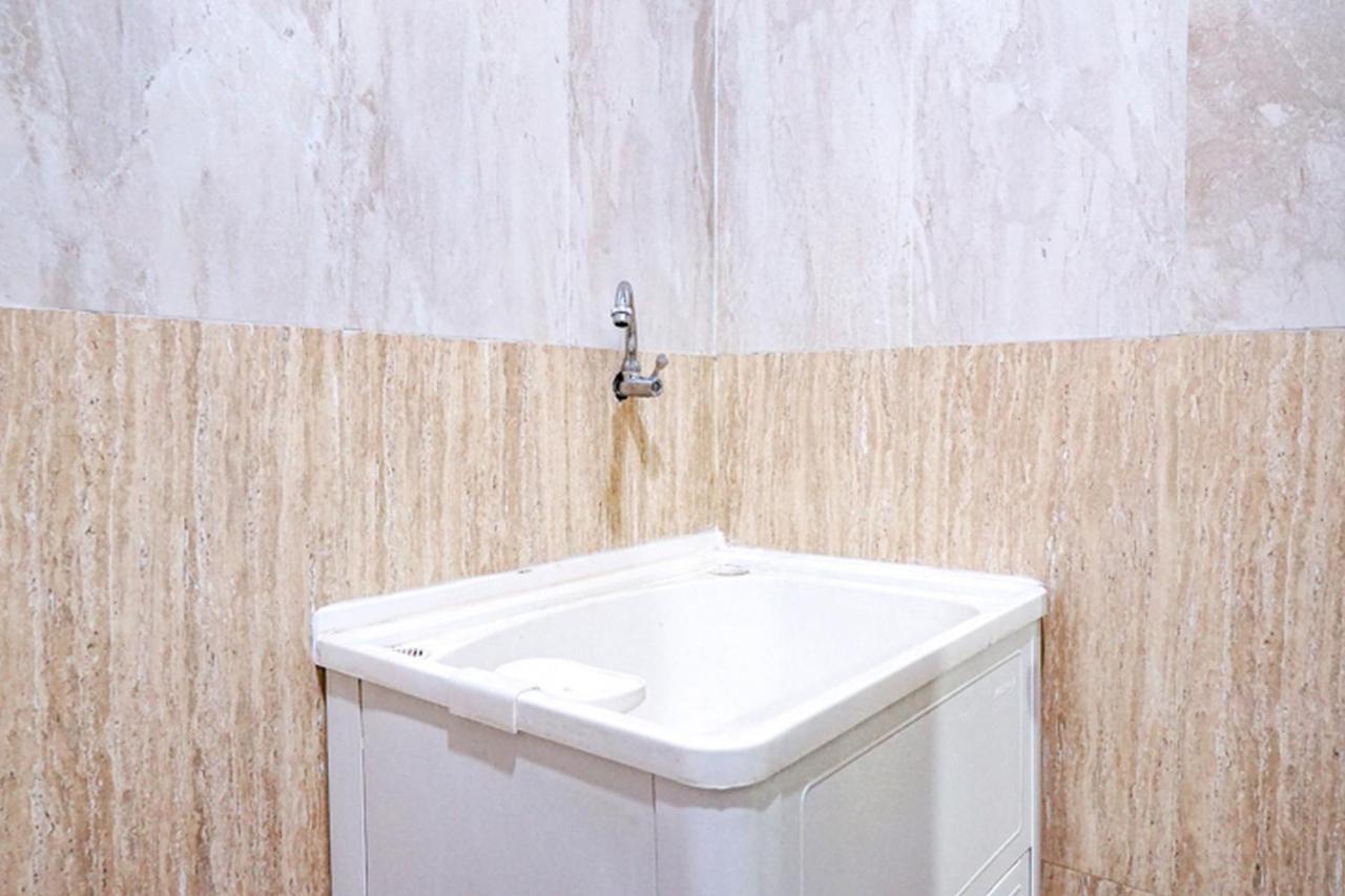 Reddoorz @ Citraland Surabaya Hotel Екстериор снимка