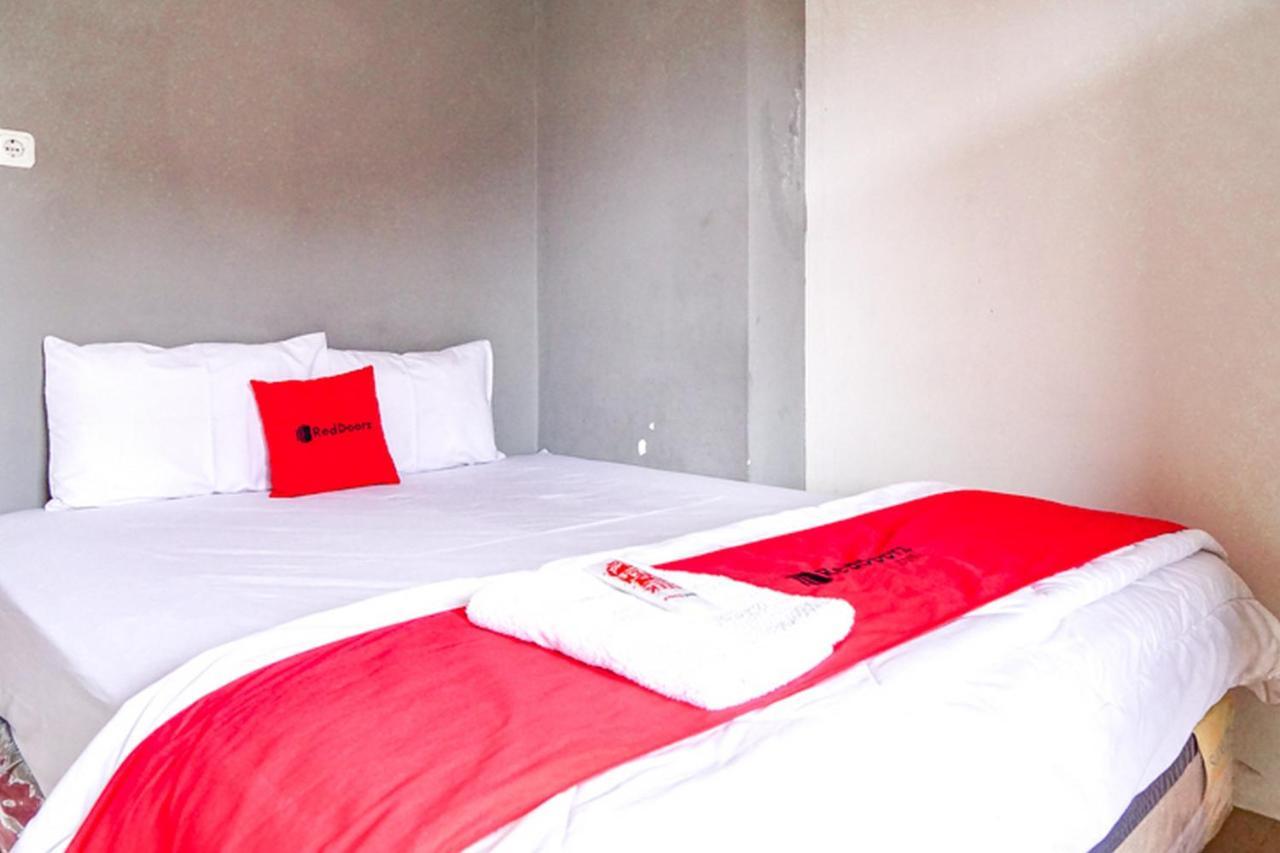 Reddoorz @ Citraland Surabaya Hotel Екстериор снимка