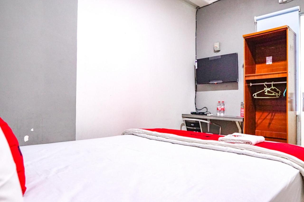 Reddoorz @ Citraland Surabaya Hotel Екстериор снимка