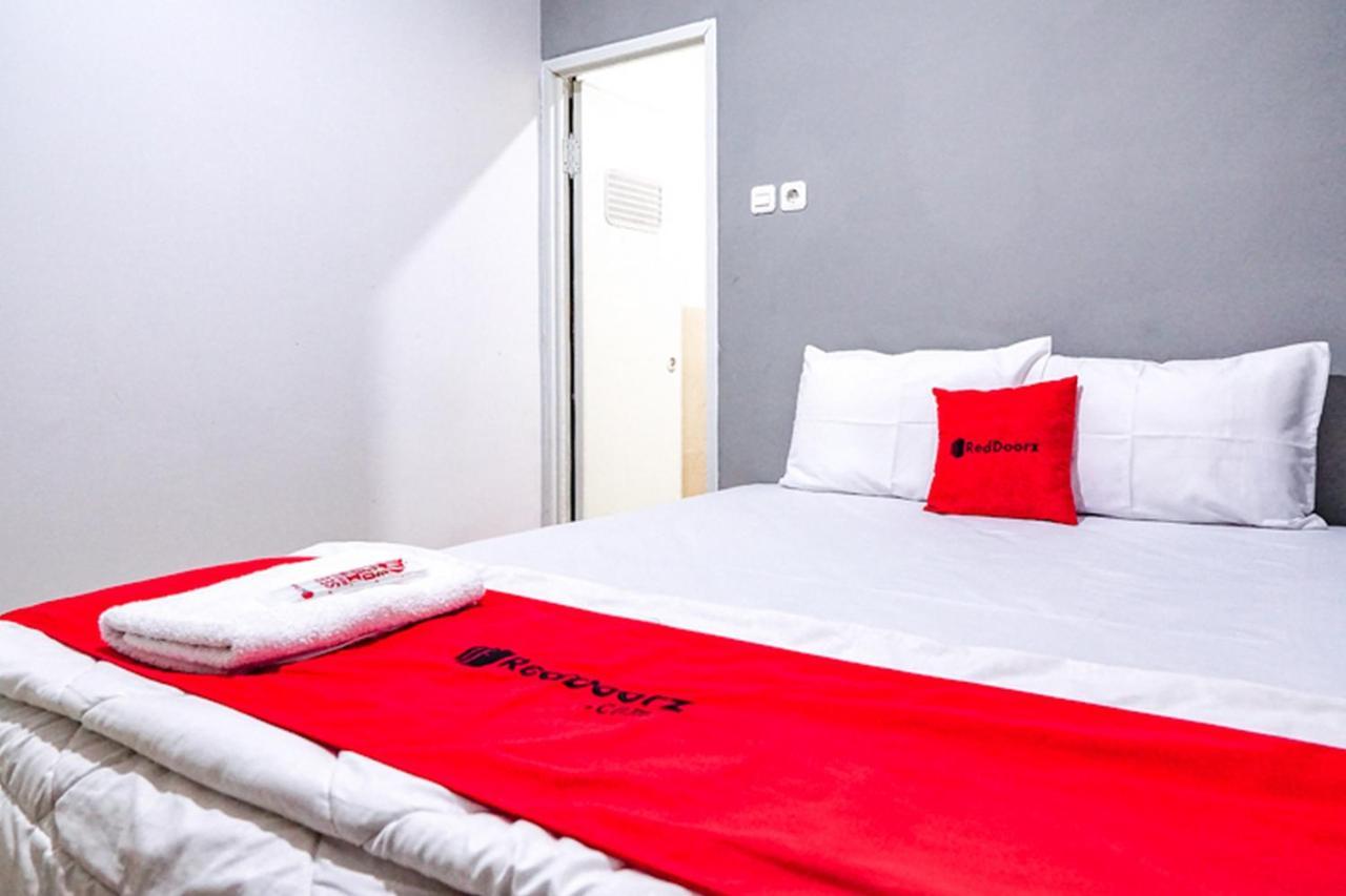 Reddoorz @ Citraland Surabaya Hotel Екстериор снимка